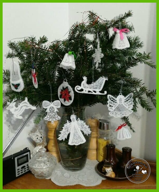 Vánoční ozdoba krajka - jelen