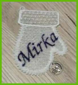 Vánoční ozdoba krajka - rukavice se jménem MIRKA